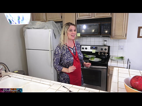 ❤️ Stepmom Mëllech him an der Kichen virun sengem Datum ☑ Schéine Porno op lb.4k-porno.ru ❌️❤